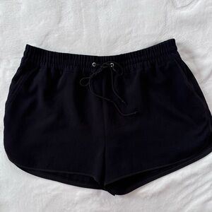 Aritzia Wilfred casual shorts